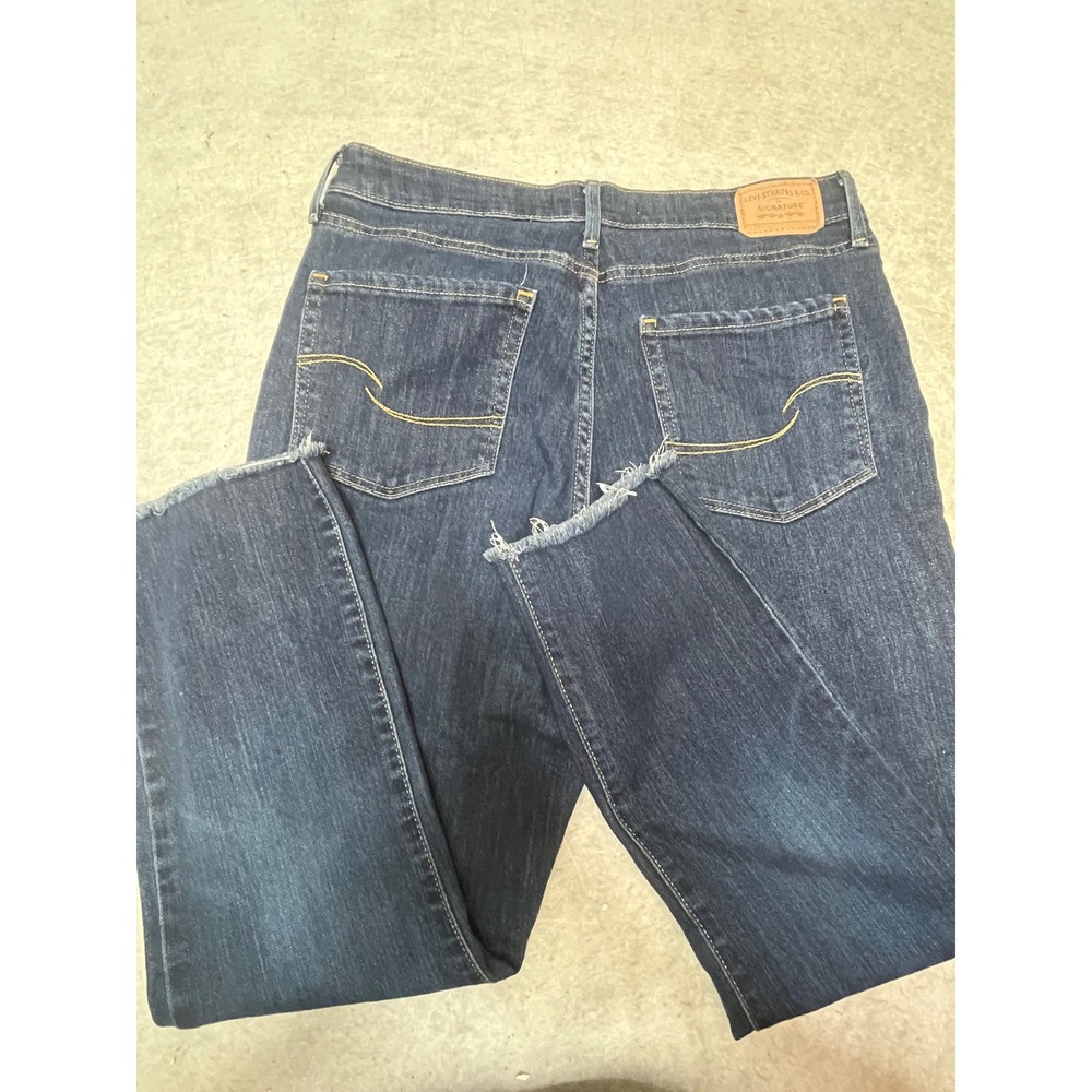 Signature by Levi Strauss Womens 8 Mid-Rise Straight‎ Jeans Dark Wash Raw Hem
